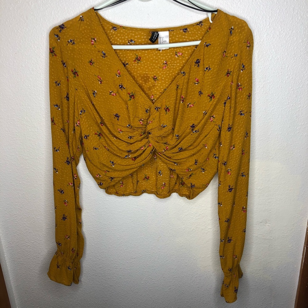 Floral Long-Sleeved Croptop